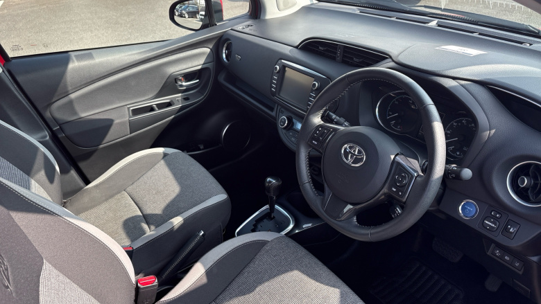 Toyota Yaris 1.5 Hybrid Y20 5dr CVT [Bi-tone] Hybrid Hatchback